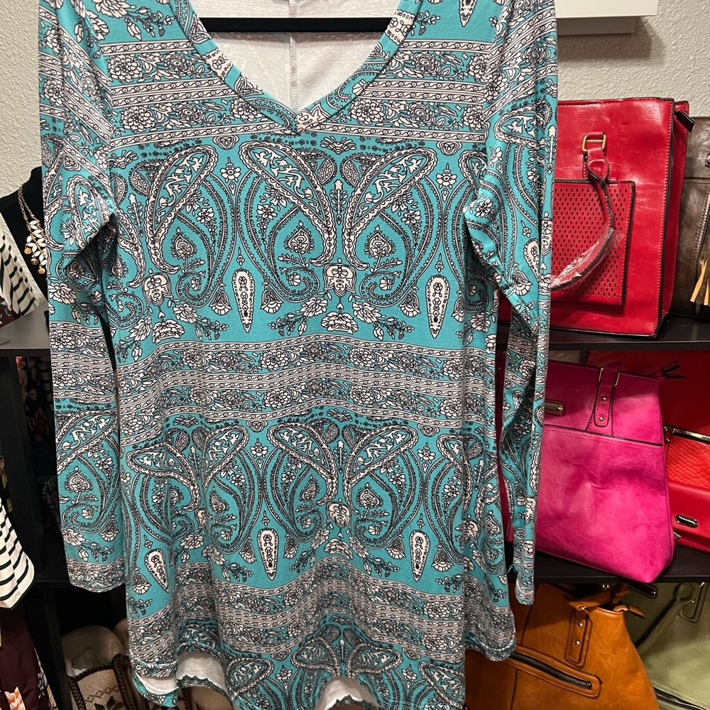 ❤️ $5 Bundle Item Teal Paisley Long Sleeve Top